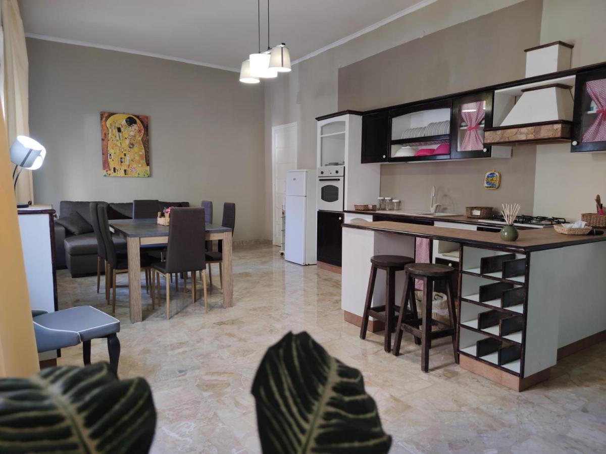 Appartamenti Ai Giardini Palermo Bilik gambar